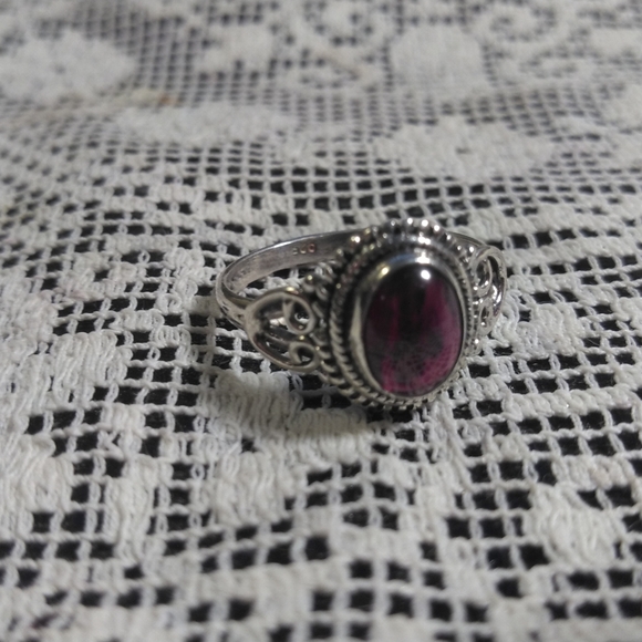 Size 6 Amethyst Ring 925 Sterling Silver - Picture 2 of 4